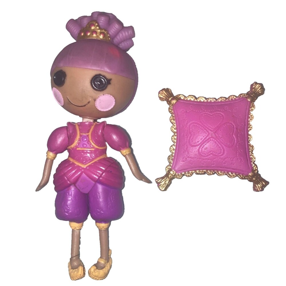 Lalaloopsy Mini Doll Set Sahara Mirage and pink/gold pillow, 3”